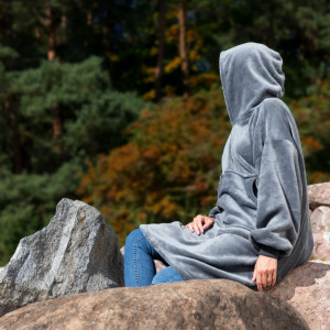 Patura cu maneci unisex tip hanorac - Hoodie Blanket - gri, roz, bleumarin