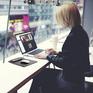 Mousepad cu incarcator wireless QI 1000 mAh, imitatie de piele neagra