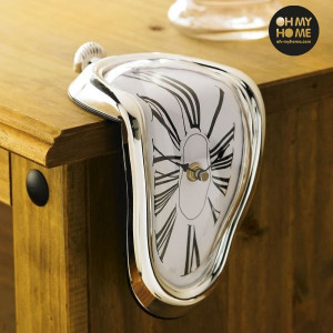 Ceas Salvador Dali - timpul se topeste