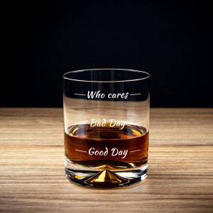Set de pahar gigantic pentru vin Who Cares si pahar shot in carcasa Elegance