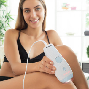 Epilator IPL epilare definitiva Revic InnovaGoods cu 99000 impulsuri laser, pentru femei si barbati, fara durere, utilizare pentru acasa