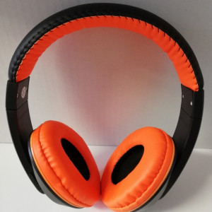 Căști On-Ear wireless stereo cu microfon încorporat