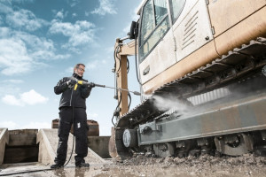 CURATITOR CU APA SUB PRESIUNE KARCHER HD 13/18-4 S Plus