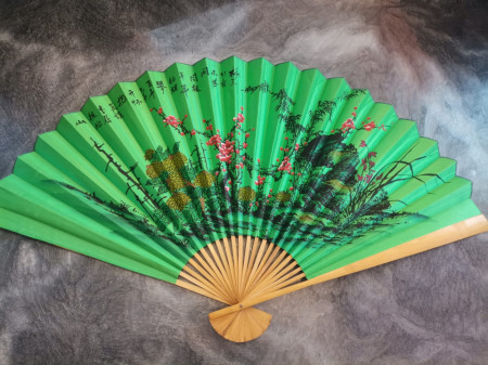 Evantai mare perete Feng Shui verde cu flori 90 cm x 160 cm