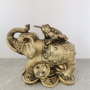 Statueta feng shui broasca pe elefant , noroc si prosperitate 13 cm