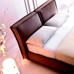 LETTO MATRIMONIALE CON CONTENITORE BORDO