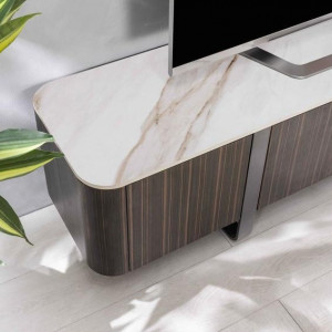MADIA ANDROMEDA PORTA TV
