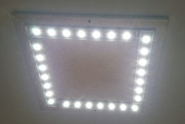 LAMPA LED LA COMANDA