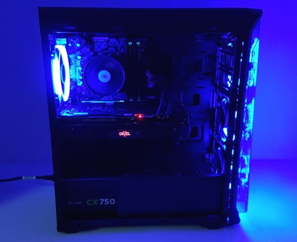 Calculator gaming Intel E3-1231 v3 (echivalent i7 4770), 16GB DDR3, SSD 480GB+HDD 500GB, video PowerColor Radeon RX Vega56 8GB HBM2 Red Devil 2048-bit
