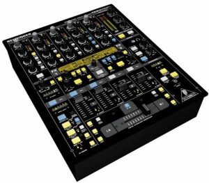 Behringer DDM-4000