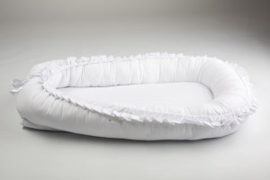 Babynest Shiny White Ruffle