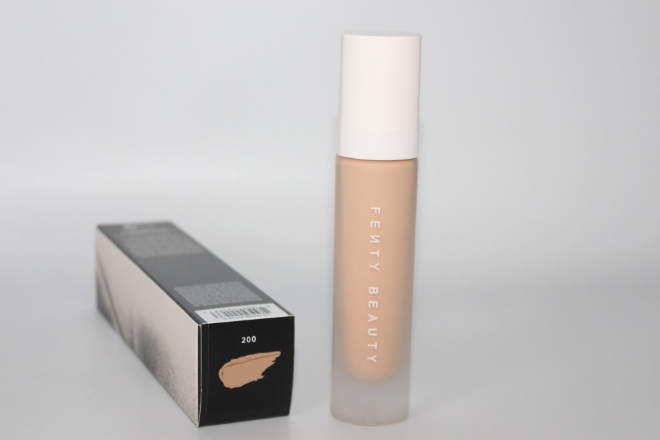 Fond de ten Fenty Beauty By Rihanna Pro Filt`r Soft Matte Longwear Nuanta 200