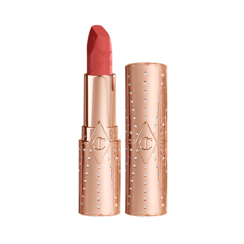 Ruj de buze charlotte tilbury matte revolution, nuanta mrs kisses