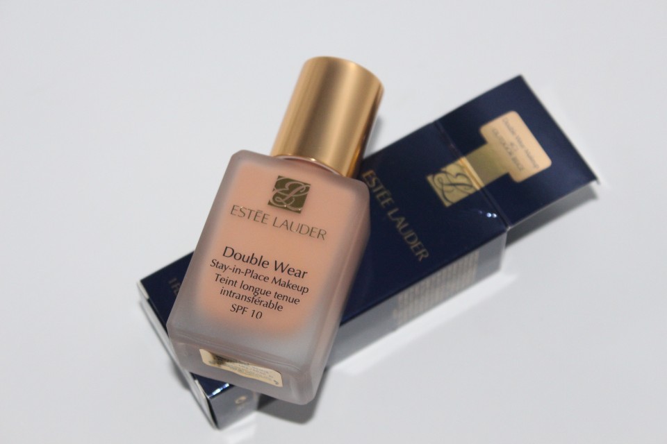 Fond de ten Estee Lauder Double Wear Stay in Place Nuanta 4C1 Outdoor Beige