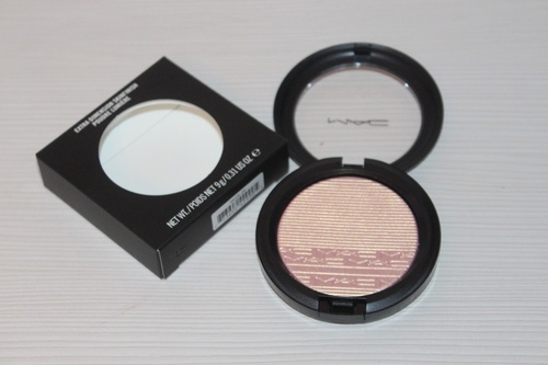 Pudra iluminatoare MAC Extra Dimension Lumiere Beaming Blush