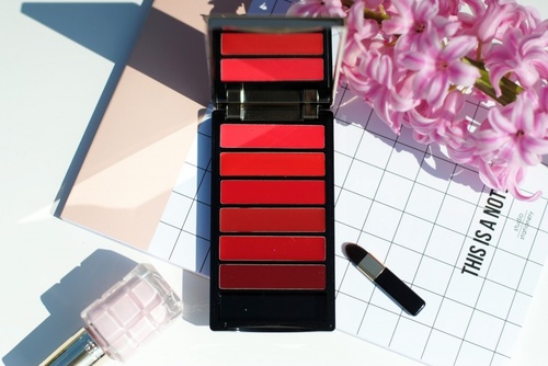 Paleta 6 rujuri Loreal Color Riche Lip Palette Varianta Red