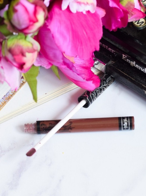 Ruj rezistent mat Kat von D Nuanta Crucifix