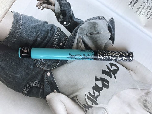 Ruj rezistent mat Kat Von D Nuanta Dreamer
