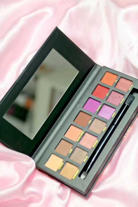 Paleta farduri de pleoape W7 Dusk Till Dawn Ultra Violet Neutrals, 14 culori