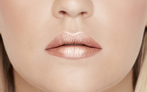 Ruj de buze lichid Too Faced Melted Matte-tallic Nuanta Pillow Talk