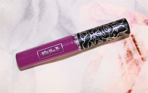 Ruj rezistent mat Kat von D Travel Size Nuanta LUV