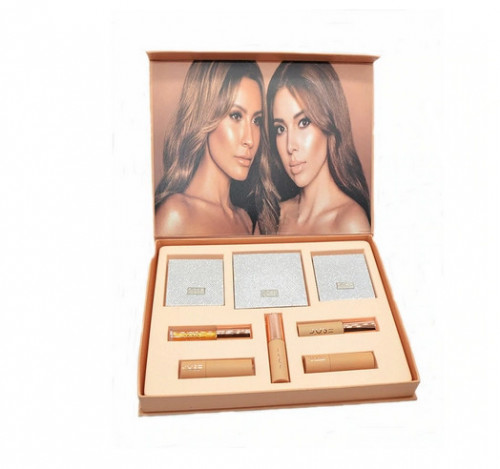 Set machiaj Desi x Katy Dose of Colors, 8 piese