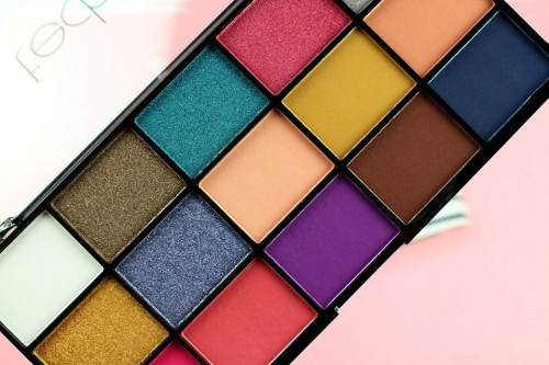 Trusa fard de ochi Technic Vacay Pressed Pigment