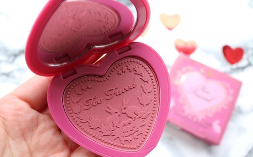 Fard de obraz Too Faced Love Flush Nuanta Your Love is King