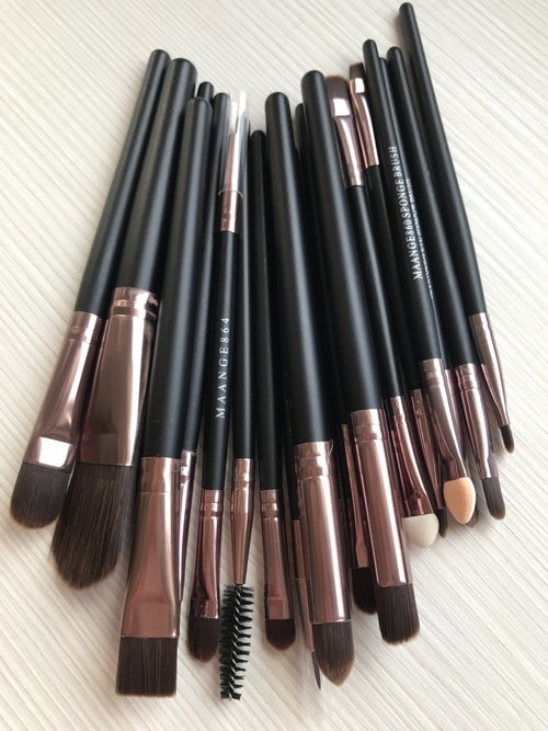 Set 20 pensule machiaj pentru fata si ochi