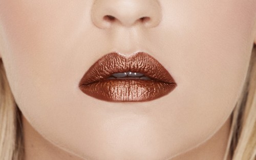 Ruj de buze lichid Too Faced Melted Matte-tallic Nuanta Give it to me