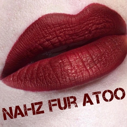 Ruj rezistent la trasfer , mat Kat Von D Nuanta Nahz Fur Atoo