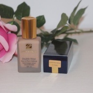 Fond de ten rezistent la transfer Estee Lauder Double Wear Stay In Place 3C2 Pebble
