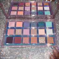 Paleta machiaj 18 farduri Huda Beauty Mercury Retrograde