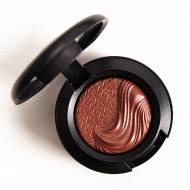 Fard de ochi MAC Extra Dimension, Nuanta Amorous Alloy