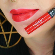 Ruj rezistent mat Kat von D, Nuanta Santa Sangre, 3 ml