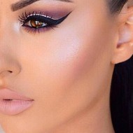 Iluminator stick Focallure Silver