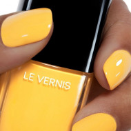Lac de unghii, Chanel, Le Vernis, Longwear Nail Colour, 592 Giallo Napoli, 13 ml