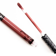 Ruj rezistent Kat Von D Nuanta Hawkwind