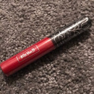 Ruj rezistent mat Kat von D, Nuanta Santa Sangre, 3 ml