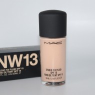 Fond de ten cu acoperire MAC Studio Fix Fluid SPF15 Nuanta NW13