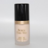 Fond de ten Too Faced Born This Way Nuanta Cloud