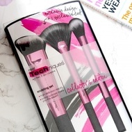 Set 3 pensule pentru fata Real Techniques Contouring Set