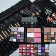 Pachet cosmetice format din Trusa machiaj + set pensule machiaj si geanta depozitare