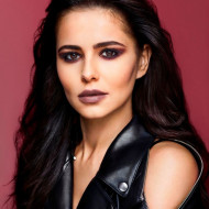 Set ruj de buze + creion contur Loreal X Cheryl Lip Kit Paint It Greige