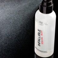 Spray fixare machiaj Loreal Infallible Fixing Mist Finishing Spray