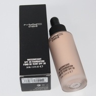 Fond de ten MAC Studio Waterweight Nuanta NW15