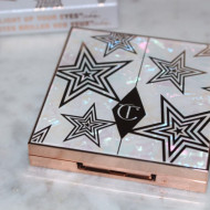 Paleta farduri de pleoape Charlotte Tilbury Luxury Palette Of Pearls, Nuanta Cosmic Pearl