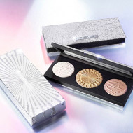 Paleta pudre iluminatoare MAC Flashing Ice Extra Dimension Skinfinish Trio Light