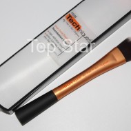 Pensula Machiaj Real Techniques pentru aplicarea fondului de ten