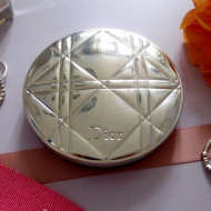 Pudra Iluminatoare Dior DiorSkin Nude Luminizer Sparkling Pigment-Infused, Nuanta 01 Nude Glow